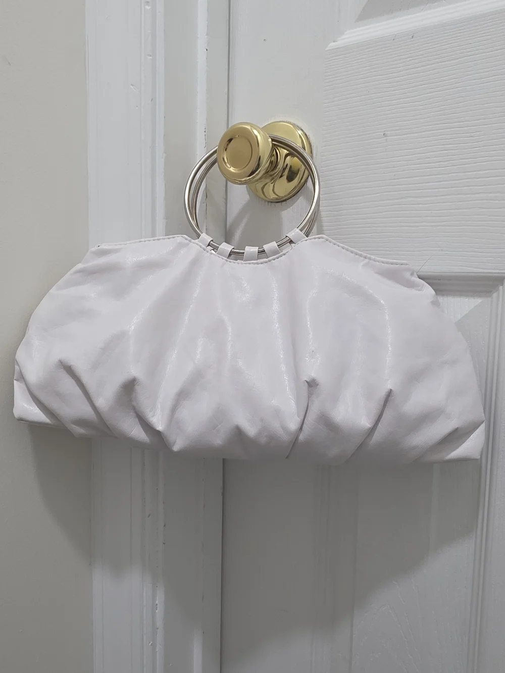 Women’s White Ring-Handle Clutch Bag